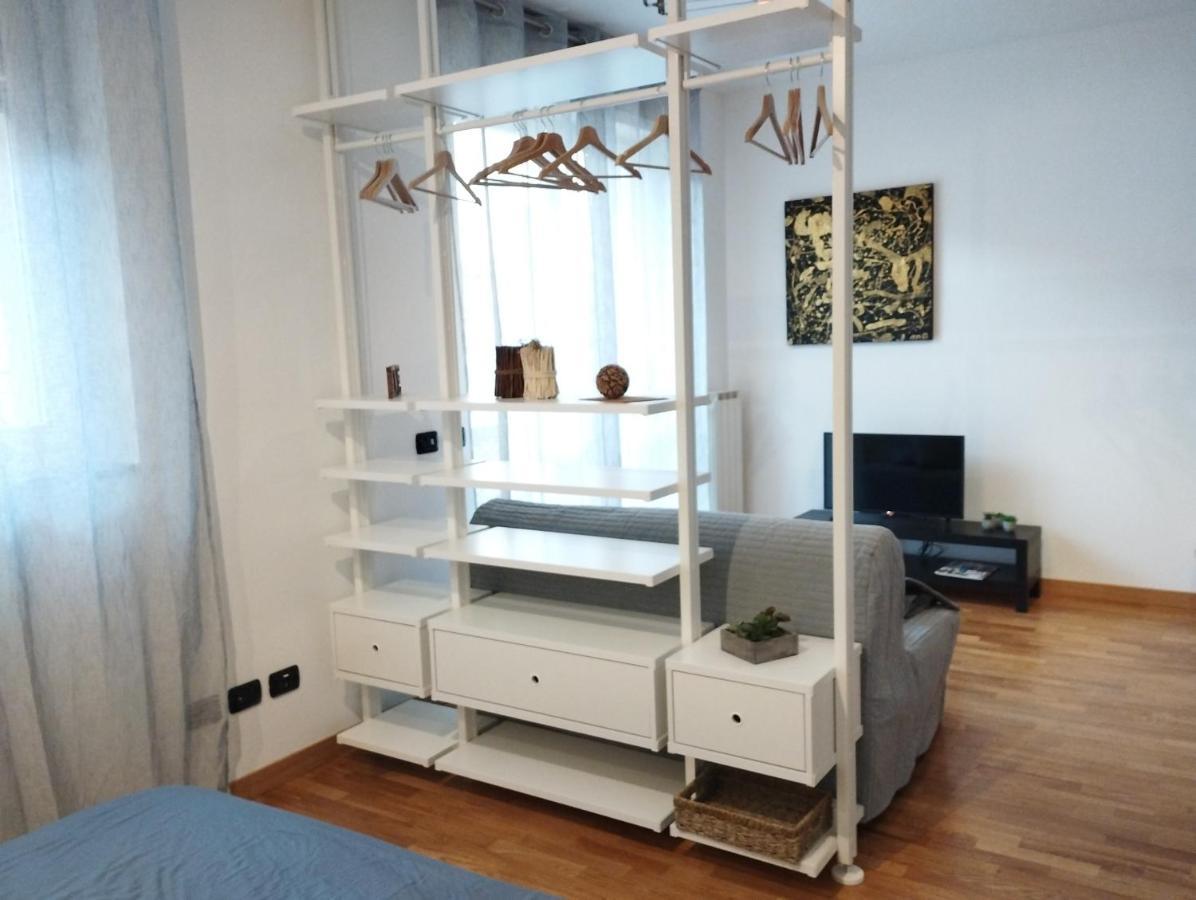 Appartamento Liguria 51 - Affittica Milano Esterno foto