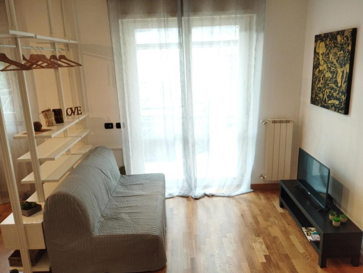 Appartamento Liguria 51 - Affittica Milano Esterno foto